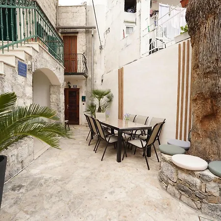 Iron Gates Apartments-2