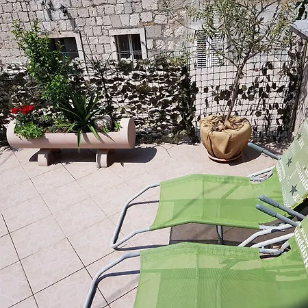 Rooms & Apartment Lasta-3