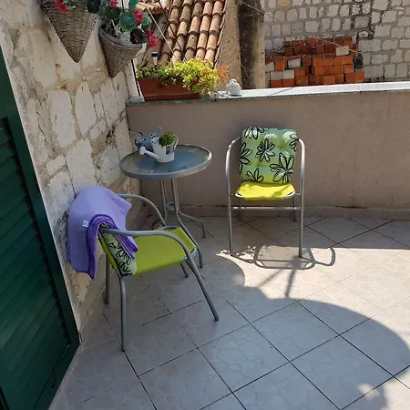 Rooms & Apartment Lasta-2