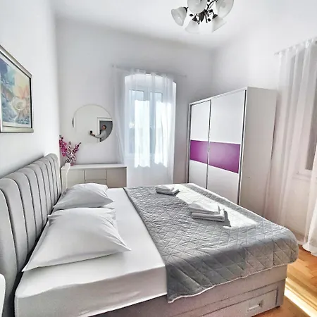 Apartment Anamarija-Bacvice-3