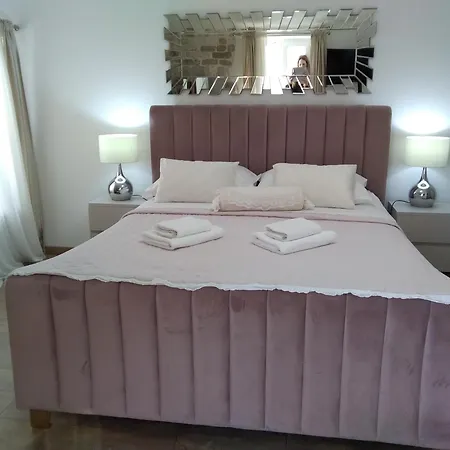 Private Apartments In Diocletians Palace-3