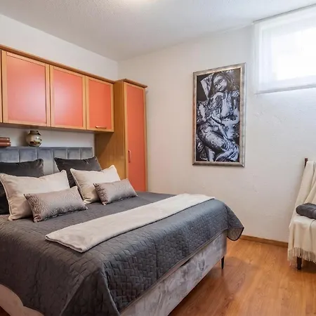 Cozy Guest House Kamenita-2