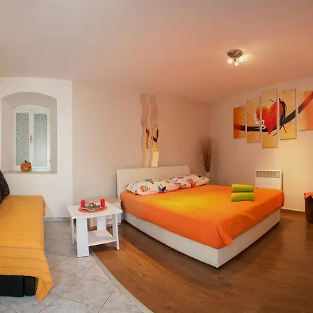 Old Town Apartment St Luke With Sunny Terrace Near Riva-2