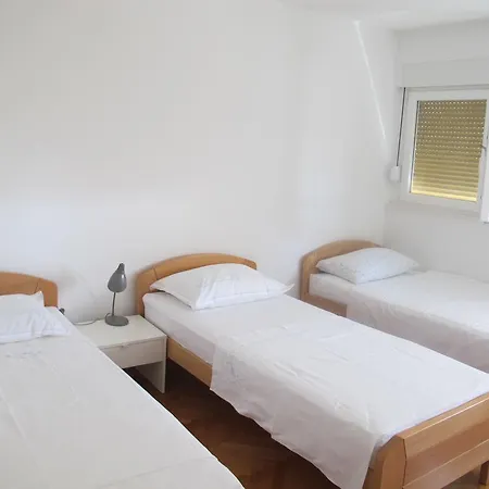 Rooms And Apartment Lucac Manus-2