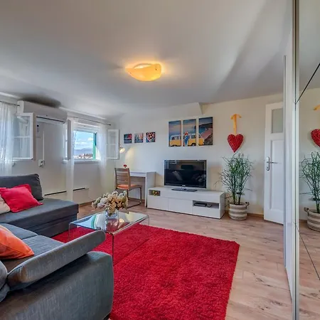 Apartment Bacvice Holiday With Free Parking-2