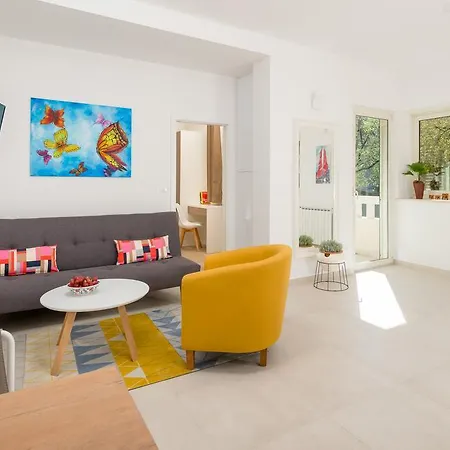 Urban Chic Luxe Apartments Near Beach Bacvice & Centre-3