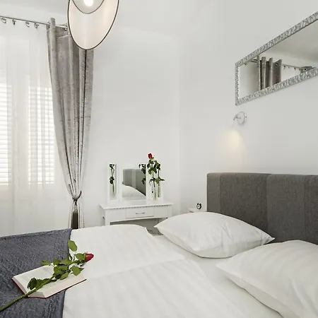 Apartments Mihaela-2