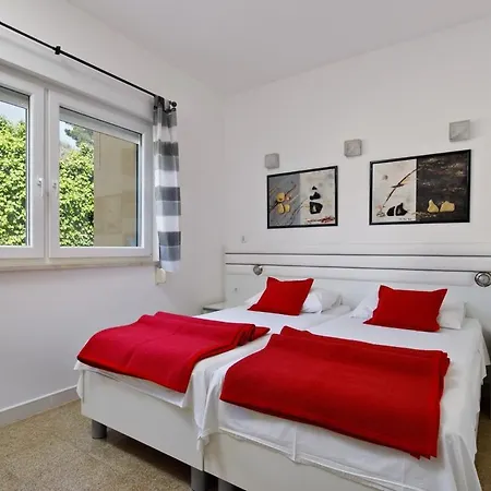 Ark Beach Apartments-2