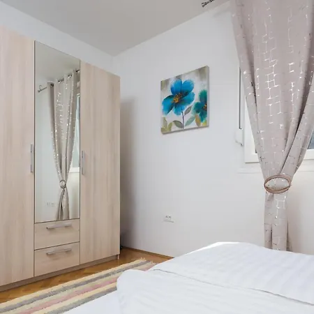 Split Apartman Free Private Garage-3