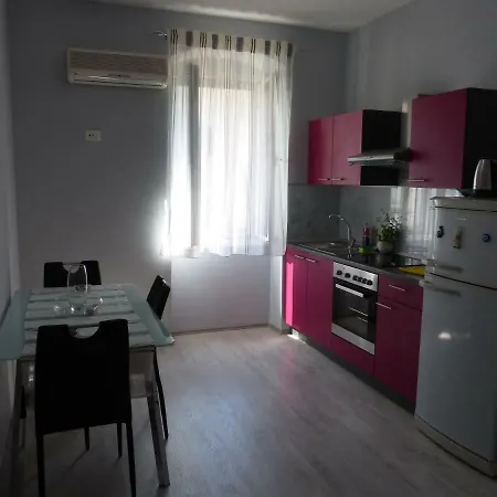 Pavelin Apartments-3