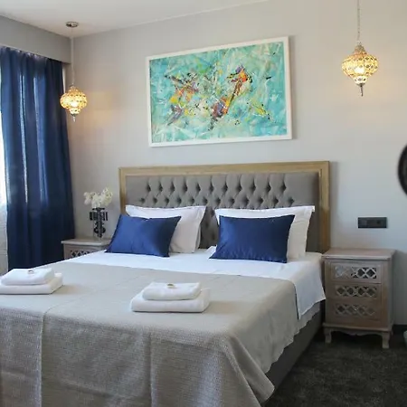 Luxury Split Apartment With View-2