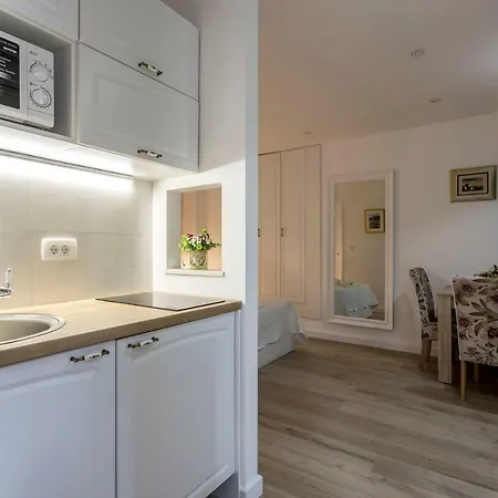 Split Center Apartments-3