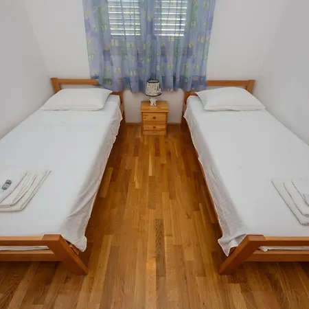 Apartments Selak-2
