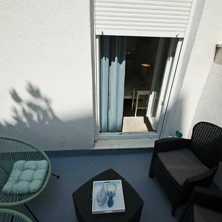 Cozy Coastal Apartment Gama-3