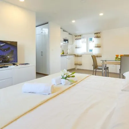 Apartments & Room Libar-2