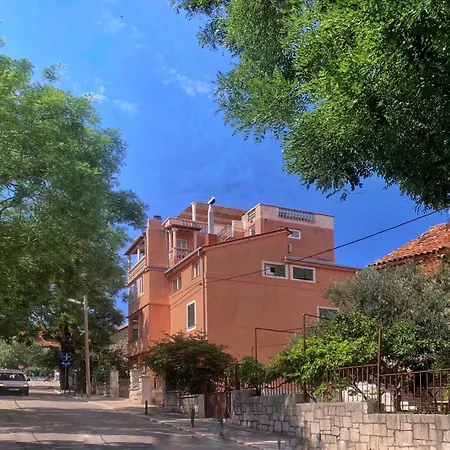 Villa Marjan - 3 Bdr, 3 Bath, Parking-2