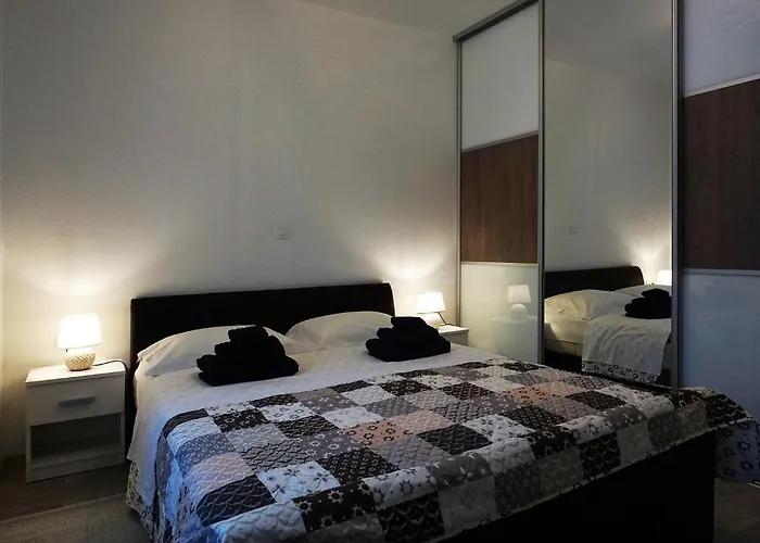 Deluxe Apartment Joia With Balcony Near Old Town And Bacvice Beach Split