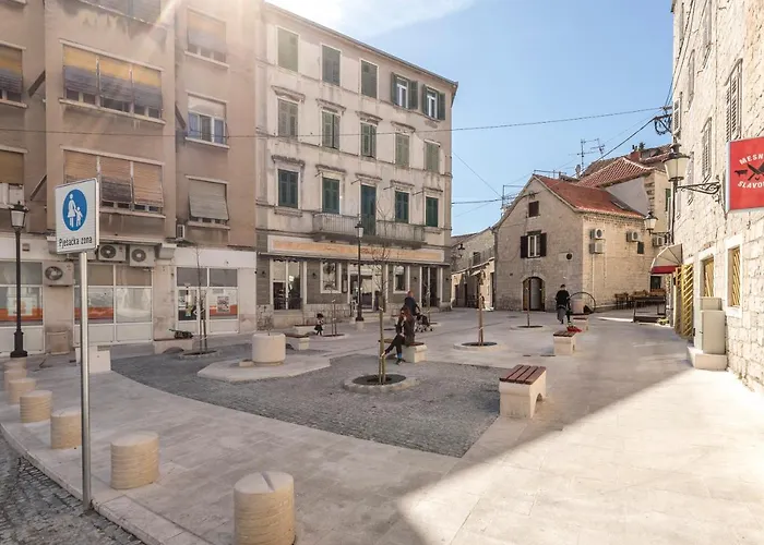 Studio Apartments Insula Split
