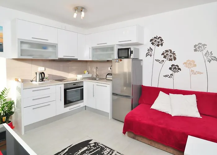Full Equipped Flat Close To All Split