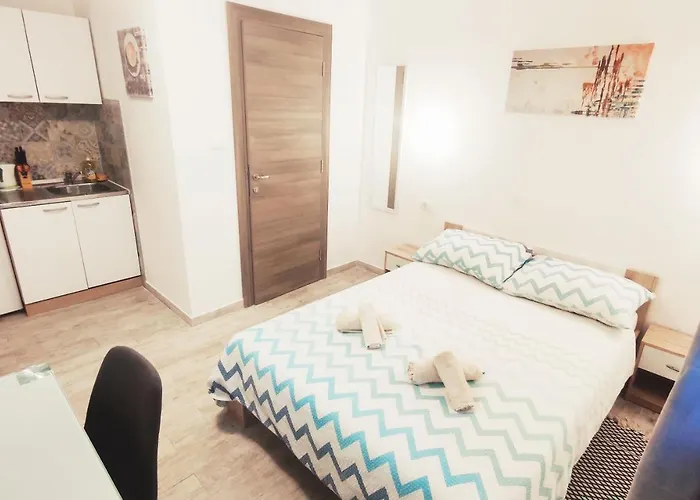 Apartments Close To Sandy Beach Split
