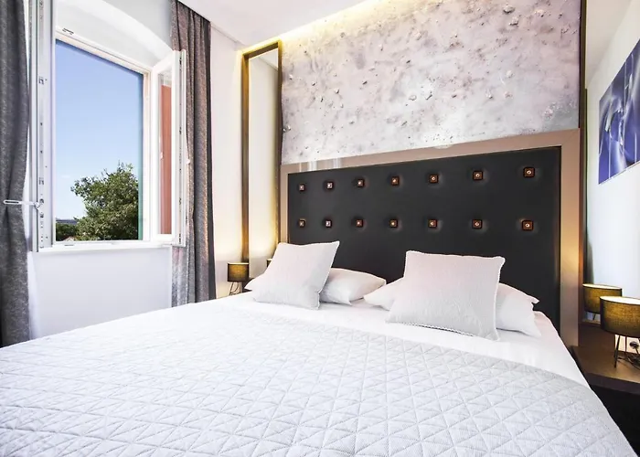 Argentum Luxury Apartment Split