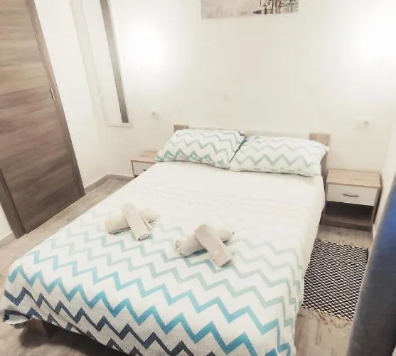 Apartments Close To Sandy Beach Split