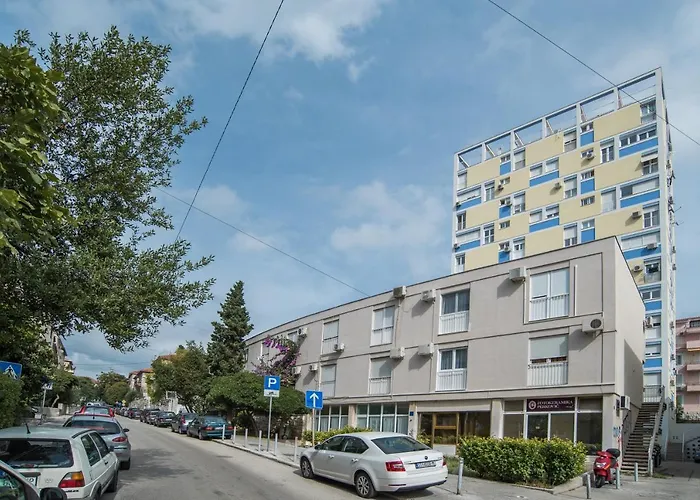 Too Sweet Apartment 1 Split