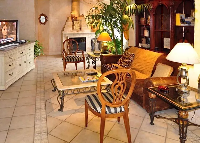 Villa Marjan - 3 Bdr, 3 Bath, Parking Split
