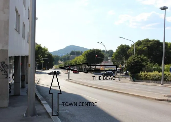 Old City/Beach 13 Minutes Away, Parking, For 4 Split