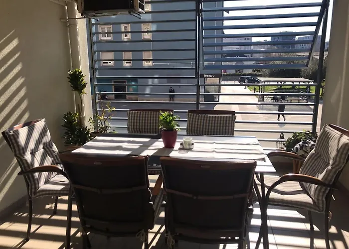 Apartment Bucka Split