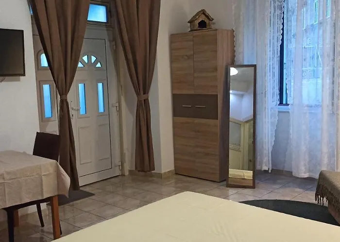 Studio Apartment Nika Free Parking Split