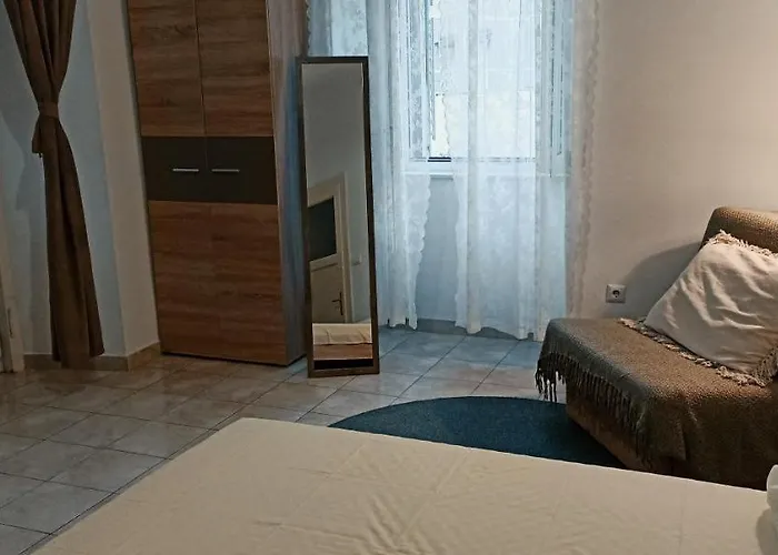 Studio Apartment Nika Free Parking Split