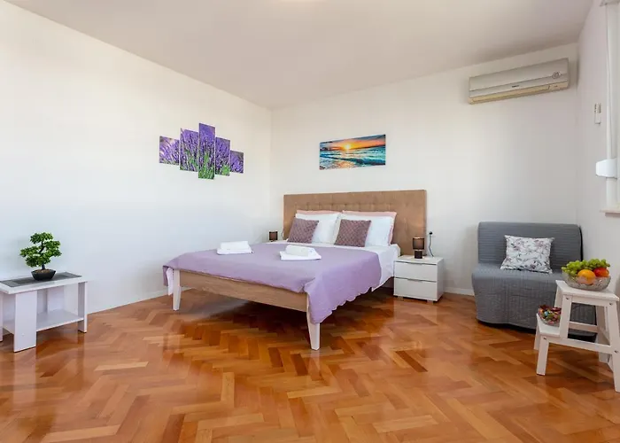 Botan Apartment Split