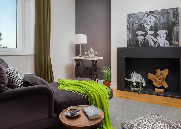 Charlie Chaplin Apartment Split