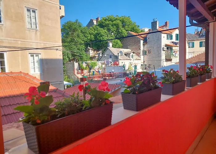 Apartment Dalmatino Split