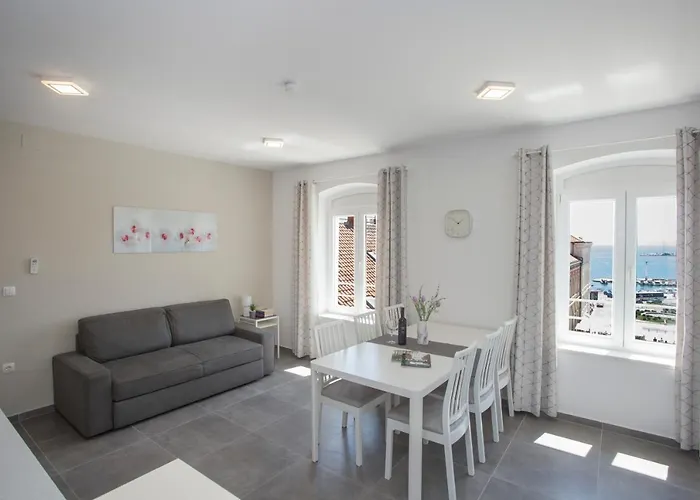 The View Apartment Split