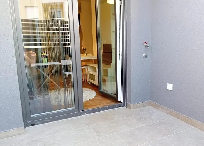 Apartment Paola With Free Private Parking Place Split