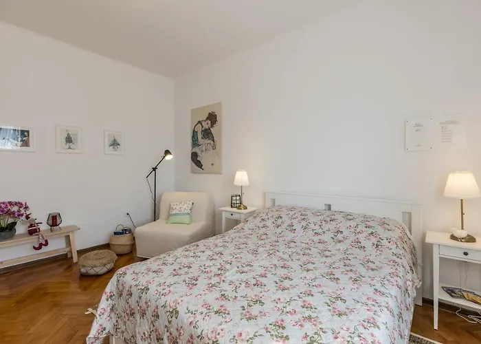 Noe And Joey Apartment Split