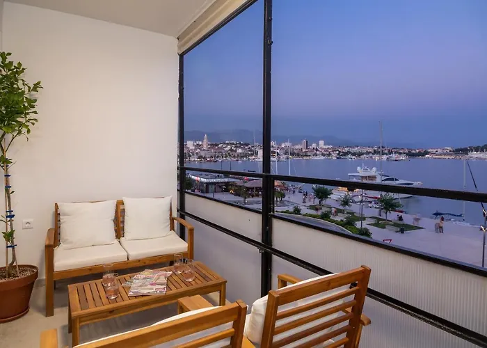 Sun And Sea Deluxe Apartments Split