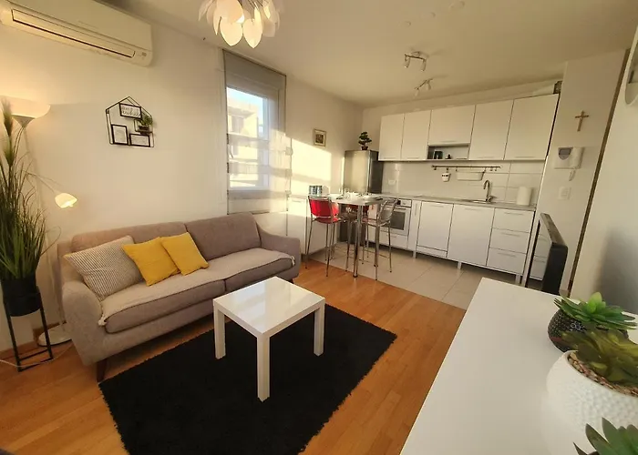 Beata East Side Apartment Split