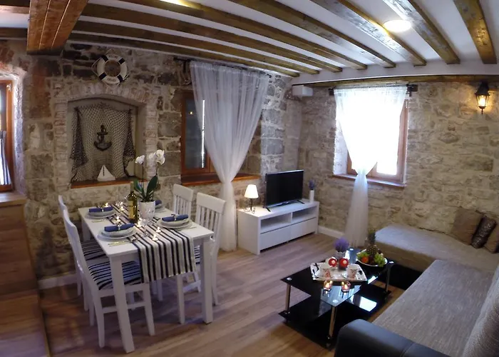 Porta Aurea Apartment Split