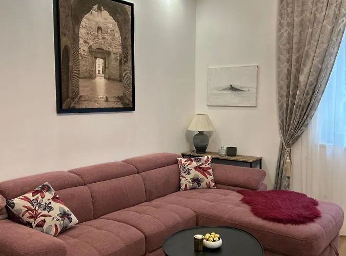 Apartment In The City Center Split