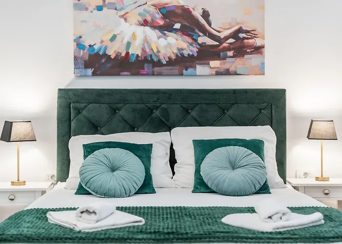 Apartment Art Split Center