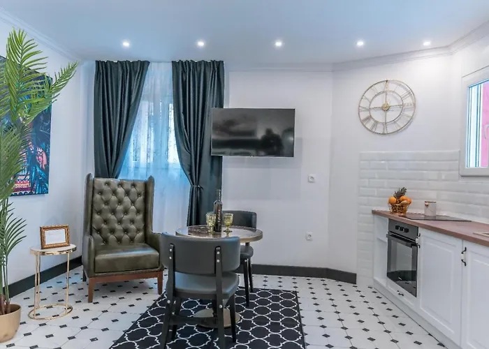 Apartment Art Split Center