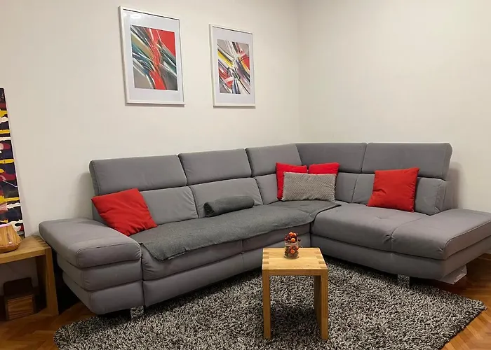 Split Apartment - 5 Min By Car To The Beach & City Center - Free Public Parking
