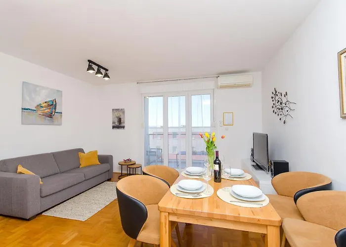 Two Bedroom Apartment Smile With Spacious Terrace And Secure Private Garage Split