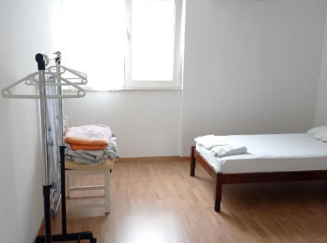 Nice And Cozy Two Single Bed Room Split