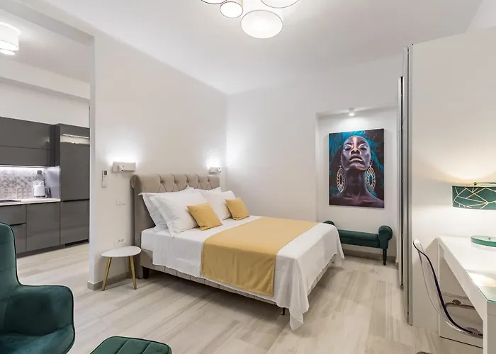 Studio Apartment Home Split