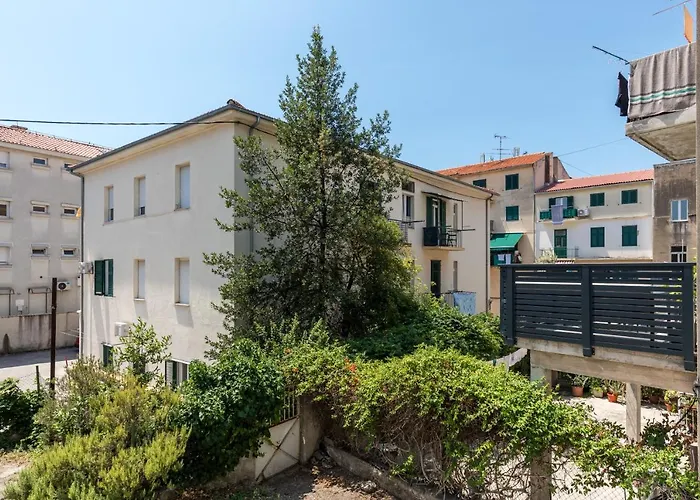 Studio Apartment Home Split