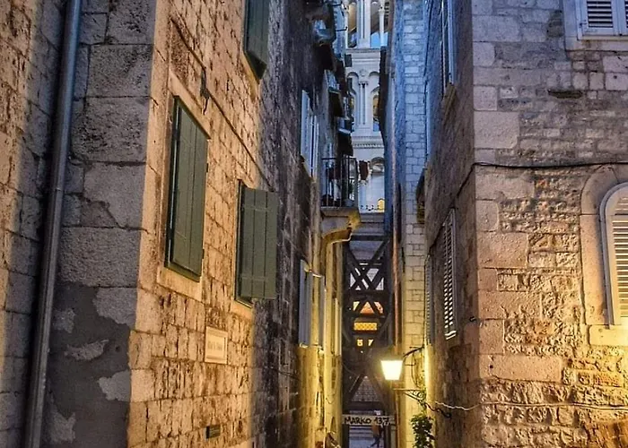 Largo Apartment In The Heart Of Diocletian Palace Split